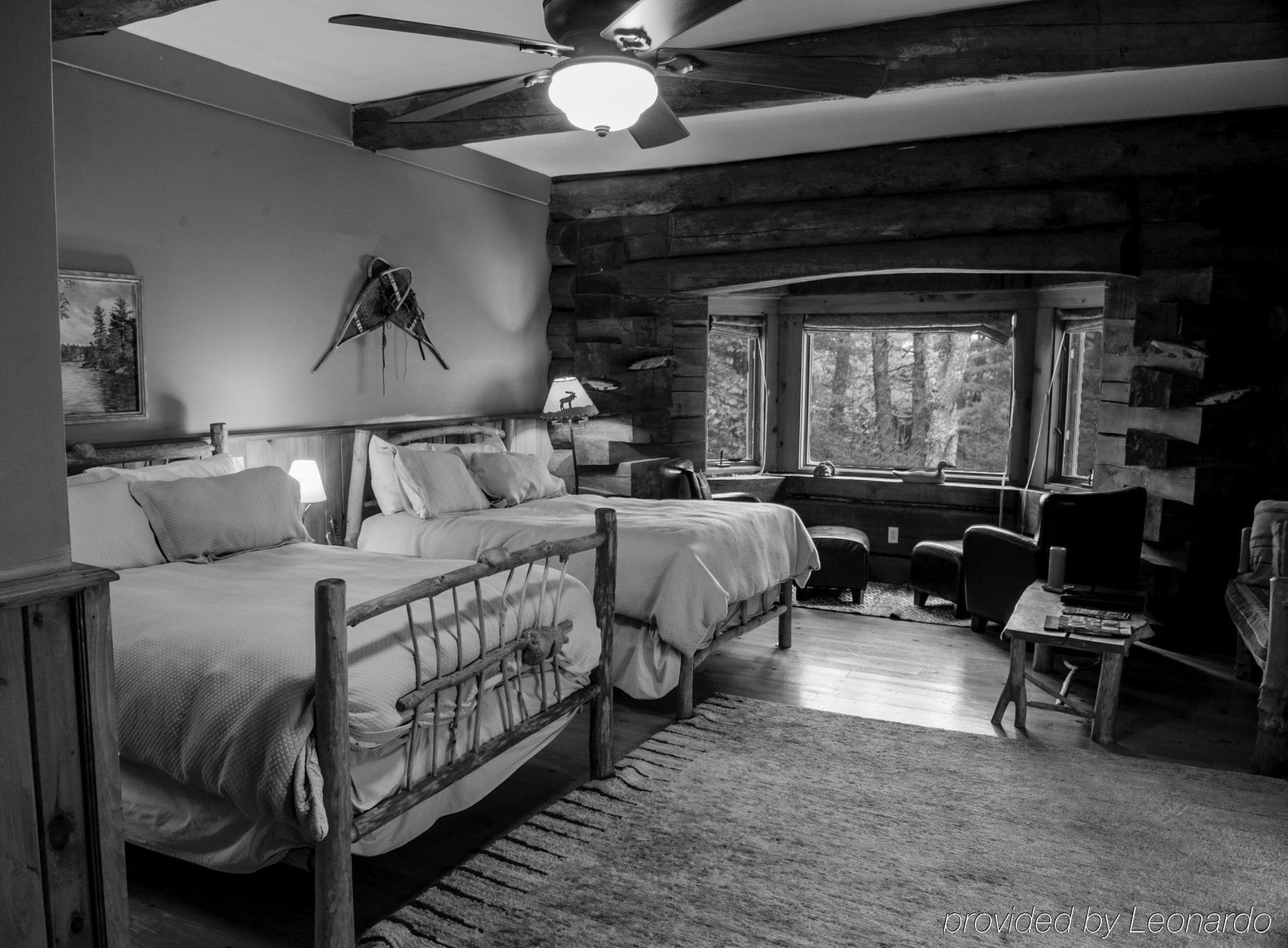 Trout Point Lodge Of Nova Scotia East Kemptville Exteriör bild