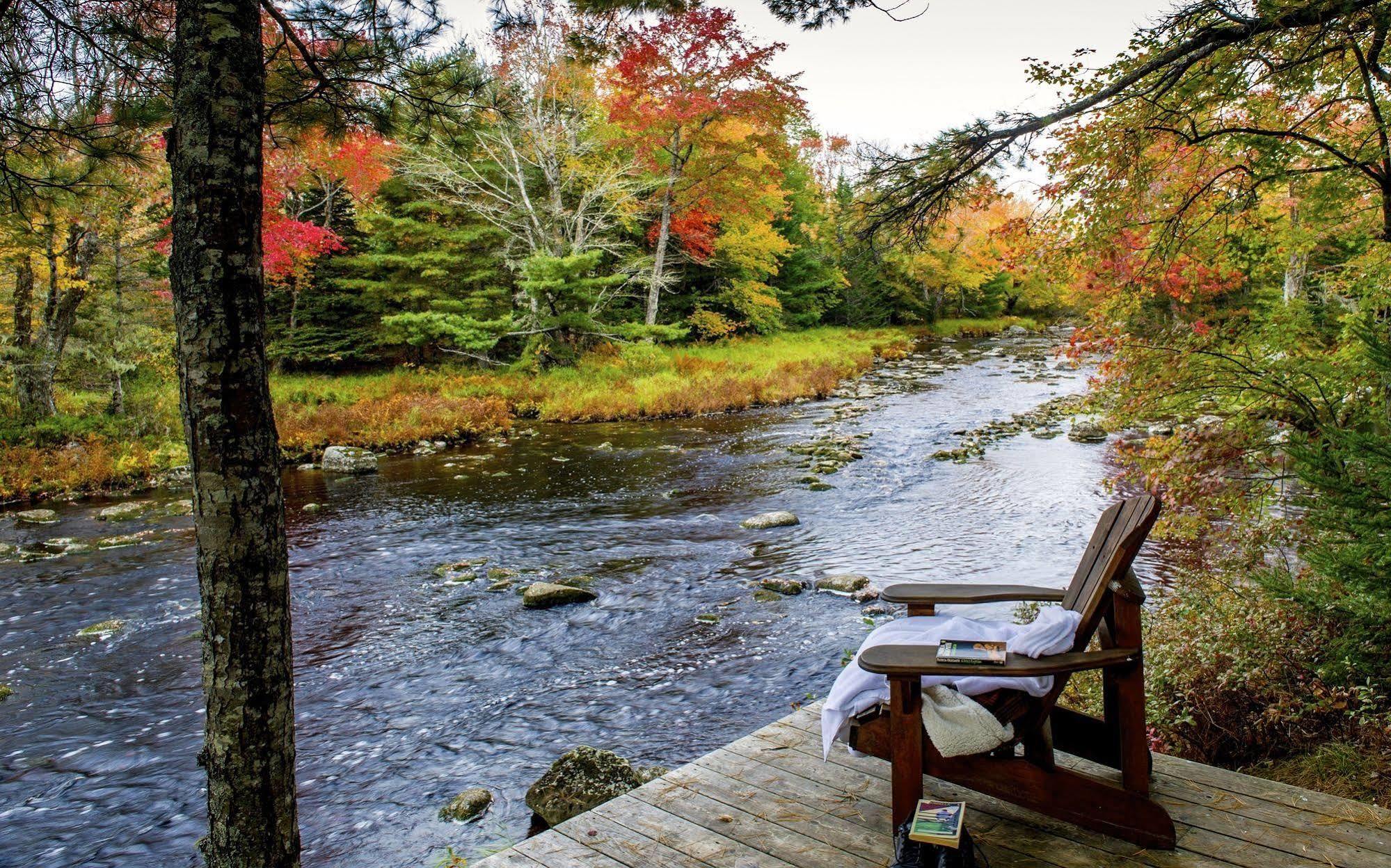 Trout Point Lodge Of Nova Scotia East Kemptville Exteriör bild